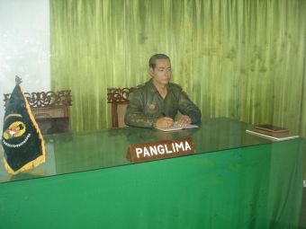 Suharto_doll.jpg Suharto_doll.jpg