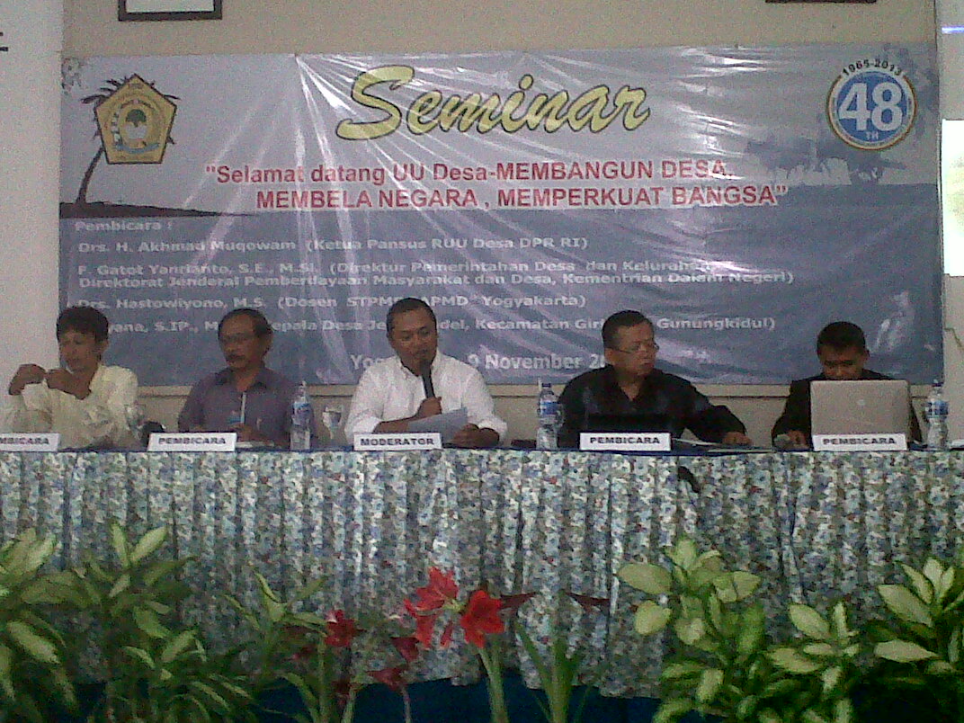 One of many seminars for discussing the content of new Village Law (© Yando Zakaria, Yogyakarta, July 2013)